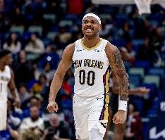 状态火热！布鲁斯-布朗半场7投5中&amp;罚球2中2 得到14分2板2断